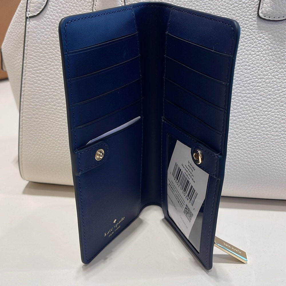Kate Spade Madison Vase Floral Large Slim Bifold Wallet
Blue Multi
NWT - Picture 4 of 16